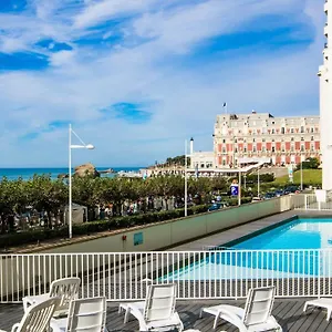https://superbe-studio-face-la-mer-accs-direct-plage.biarritzhotels.info